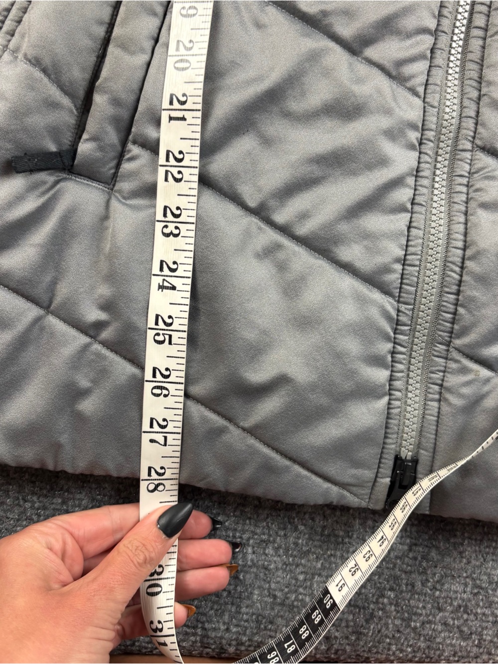 SMARTWOOL Women’s Silver Grey Smartloft 150 insulated Puffer Vest size: Medium - Picture 8 of 9